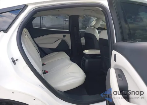 2022 Ford Mustang Mach-E Premium z USA, uszkodzony, nr VIN 3FMTK3SS9NMA05110